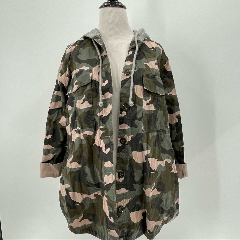 Divided Women's Camouflage Hooded Utility Jacket in Olive & Pink